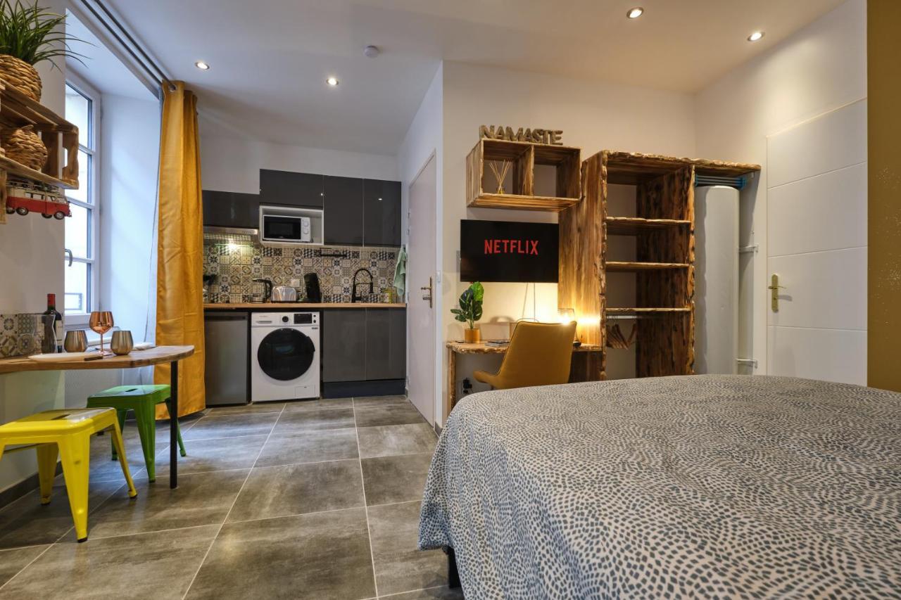 Place Carnot - Studio Tout Equipe Avec Jacuzzi Proche Toutes Commodites Carcassonne Exterior foto