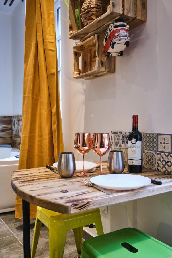 Place Carnot - Studio Tout Equipe Avec Jacuzzi Proche Toutes Commodites Carcassonne Exterior foto