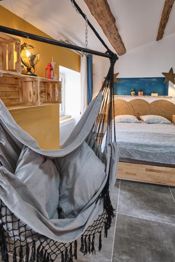 Place Carnot - Studio Tout Equipe Avec Jacuzzi Proche Toutes Commodites Carcassonne Exterior foto