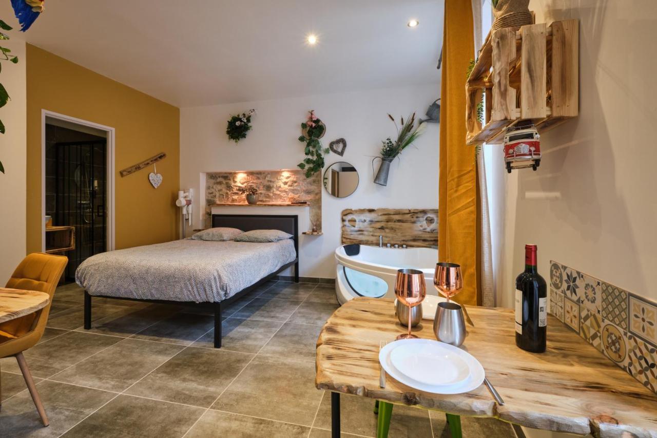 Place Carnot - Studio Tout Equipe Avec Jacuzzi Proche Toutes Commodites Carcassonne Exterior foto