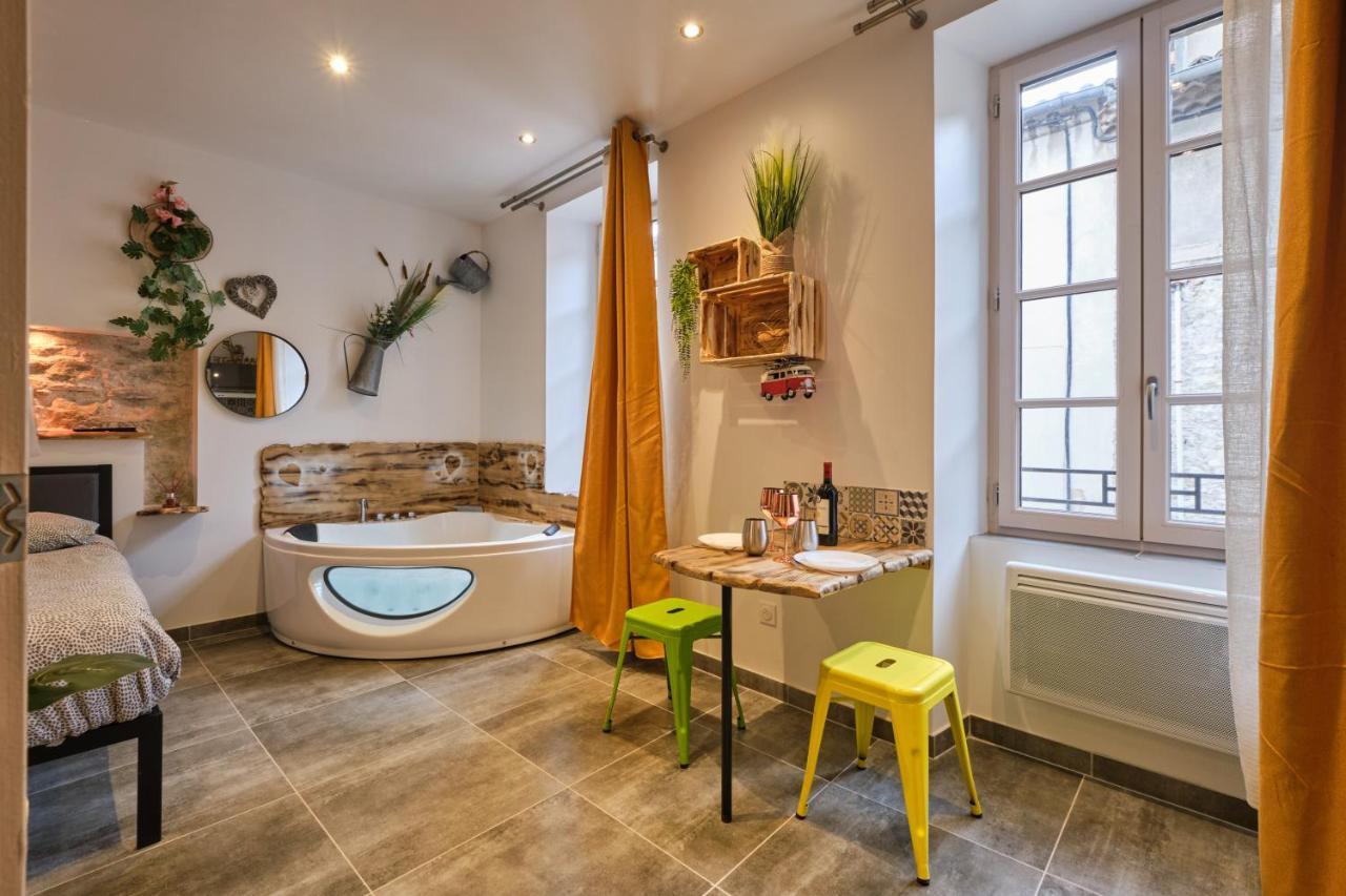 Place Carnot - Studio Tout Equipe Avec Jacuzzi Proche Toutes Commodites Carcassonne Exterior foto